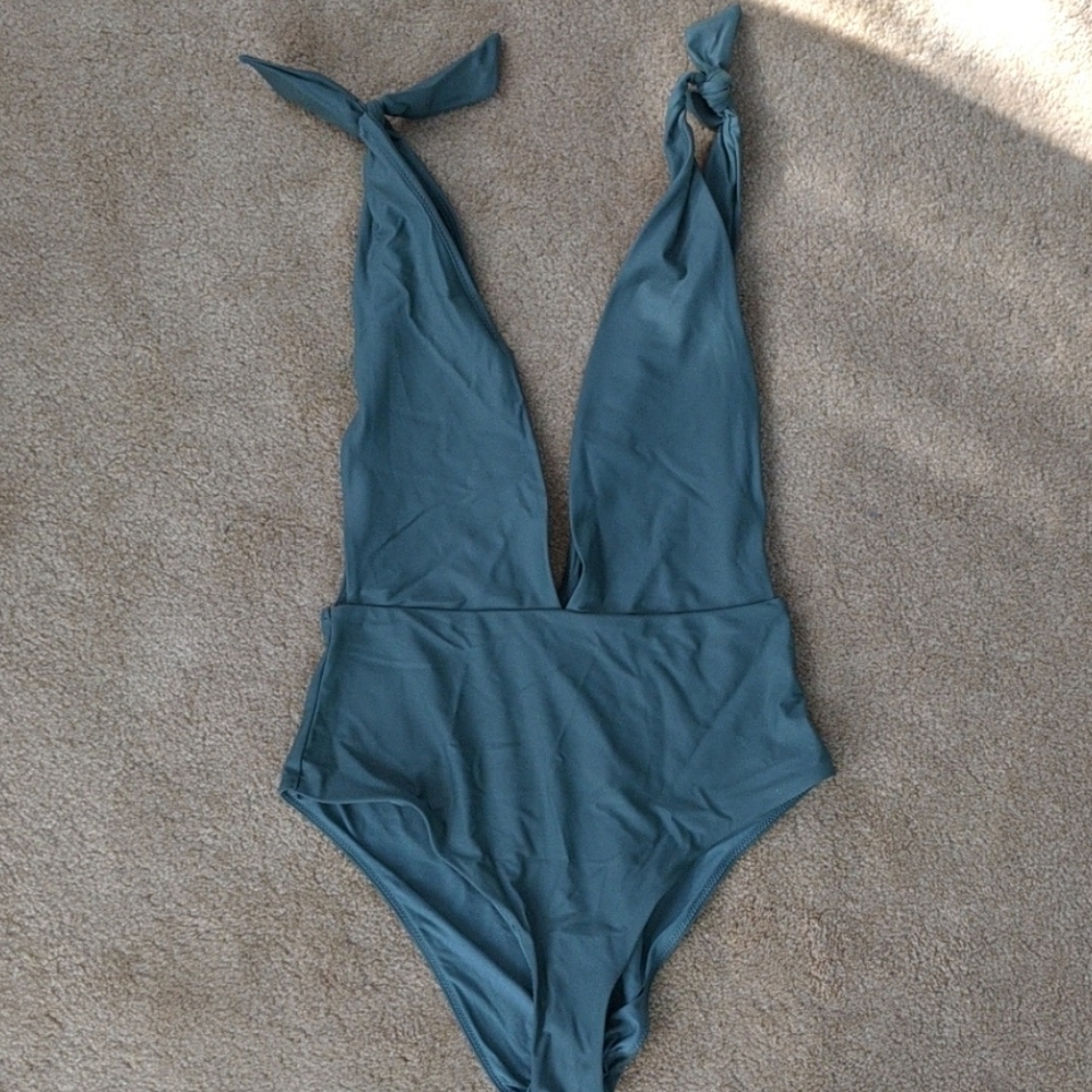 Never worn Tall Aerie One Piece Swimsuit